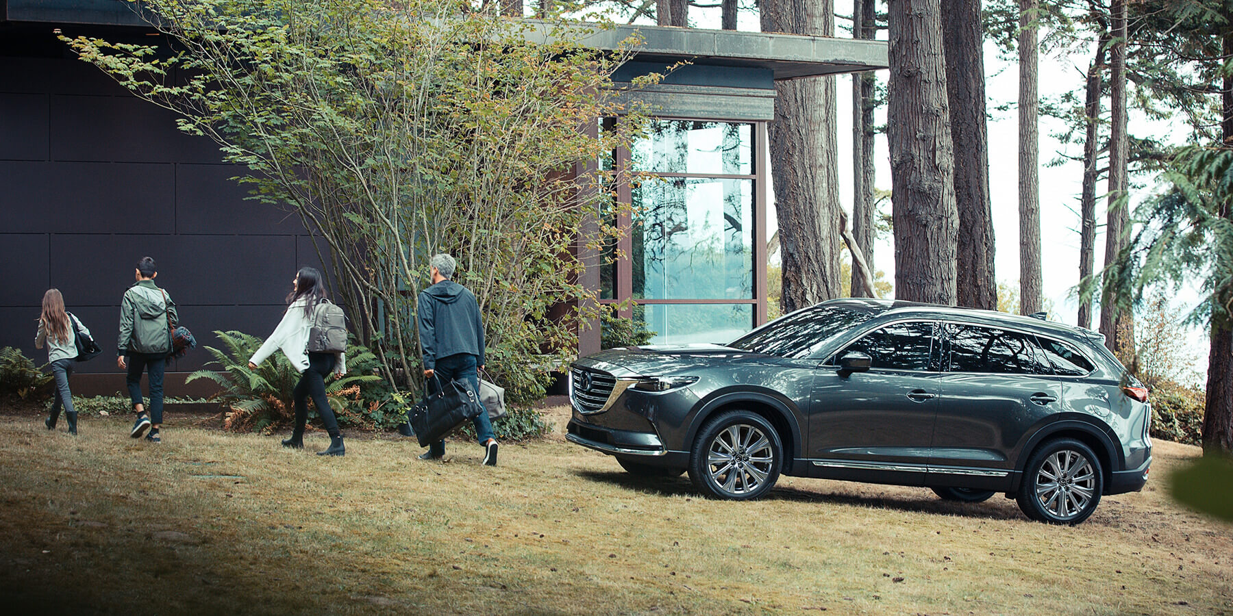 Идеален в городе, идеален на природе: гармоничный дизайн Mazda CX-9 прекрасно выглядит в любой обстановке.